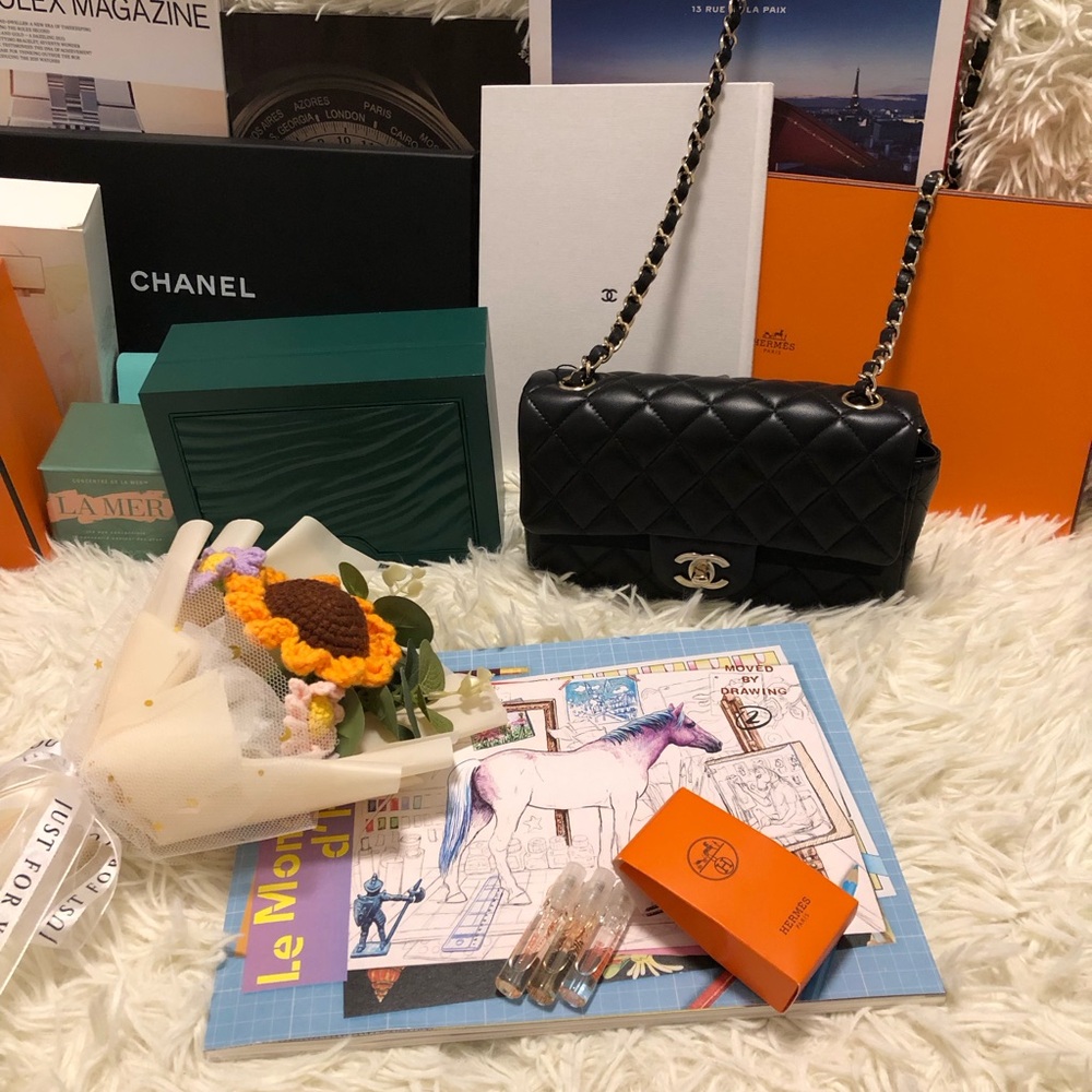 Hermes Perfume Sample (Free Mystery Clothes)